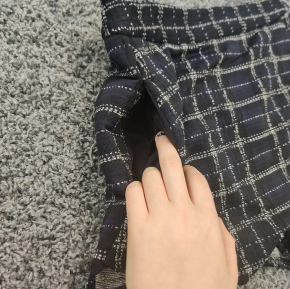 Plaid / Tweed style skirt with pockets!! - Picture 2 of 7